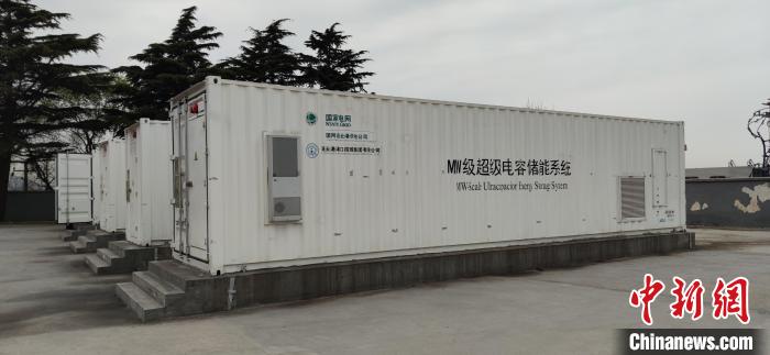 儲能站現場?！∠难?攝